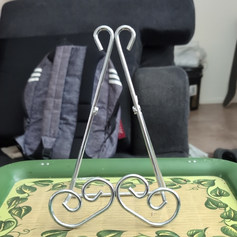 Silver Metal Heart Stand